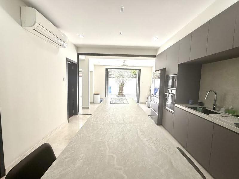 Modern 3 Storey Landed fully renovated 1km RGPS for Sale — photo 3