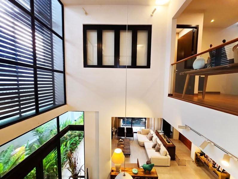 Gorgeous Tropical Freehold 2.5 storey Semi-D. 8 mins walk Lor Chuan MRT Station — photo 1