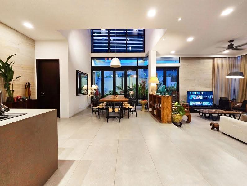 Gorgeous Tropical Freehold 2.5 storey Semi-D. 8 mins walk Lor Chuan MRT Station — photo 6