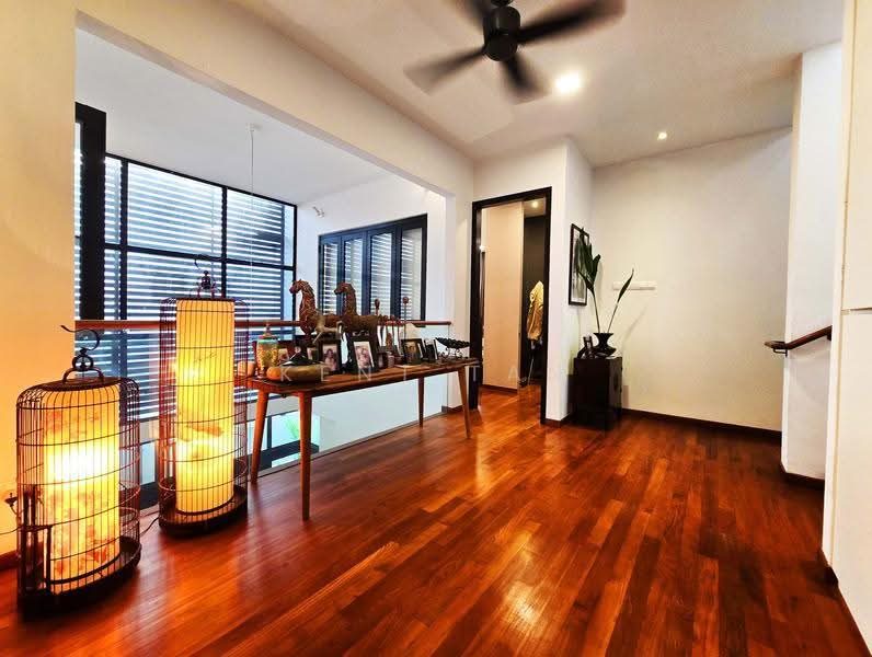 Gorgeous Tropical Freehold 2.5 storey Semi-D. 8 mins walk Lor Chuan MRT Station — photo 9