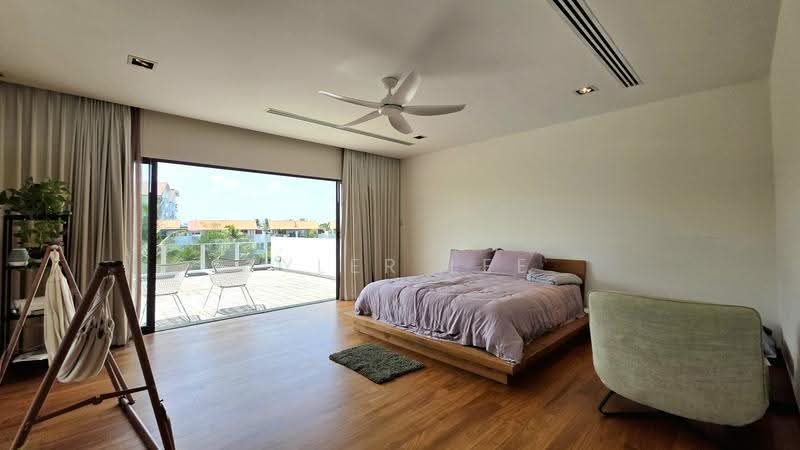 Sentosa Cove — photo 11
