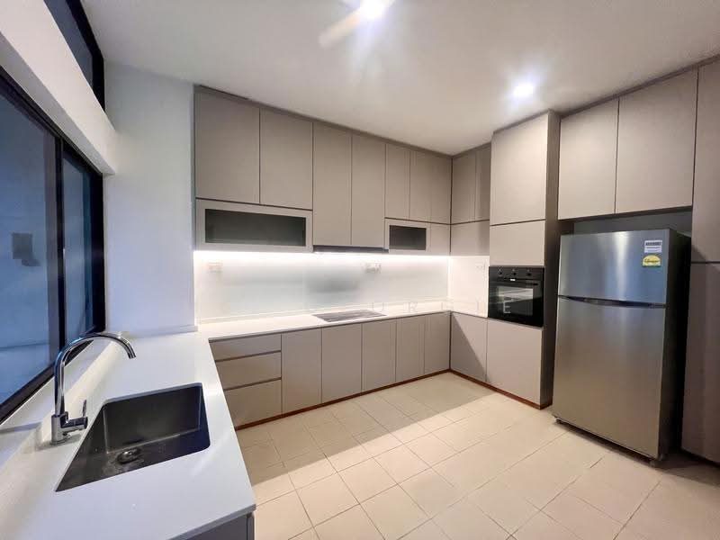 Charming Renovated Corner Semi-Detached at Coronation Rd.1km to Nanyang Primary & Raffles Girls Pri — photo 5