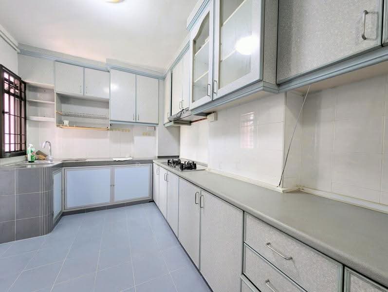725 Woodlands Avenue 6 — photo 2