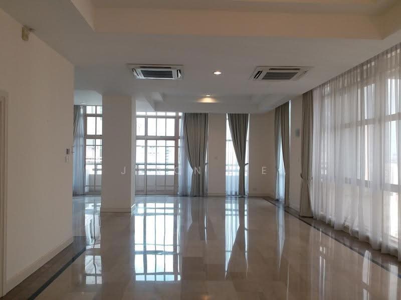 Leonie Condotel — photo 1