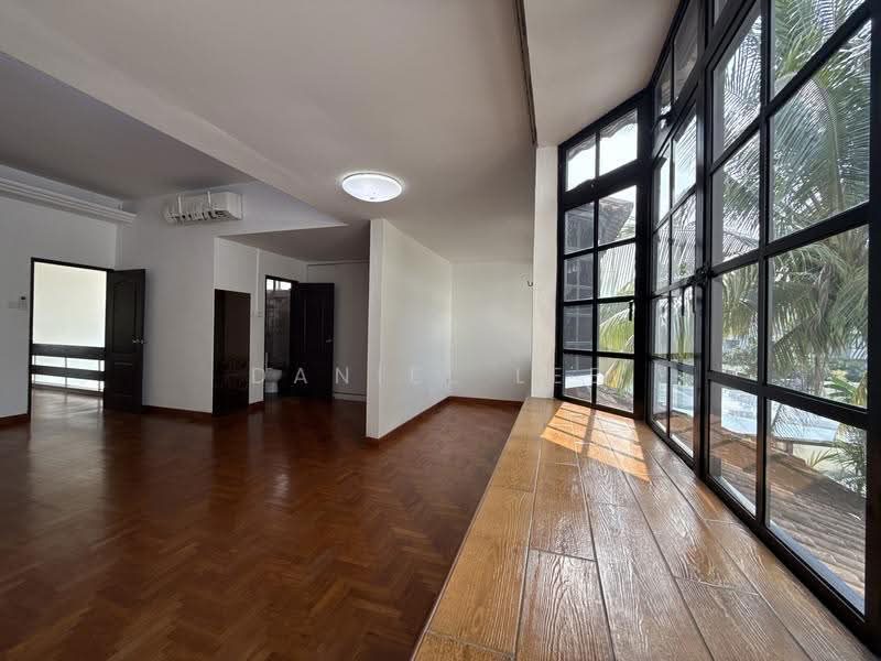 5-Bed Garden Semi-D · Direct MRT to Orchard & CBD — photo 10