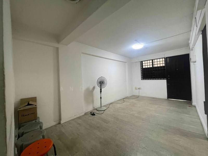 107 Jalan Bukit Merah — photo 2