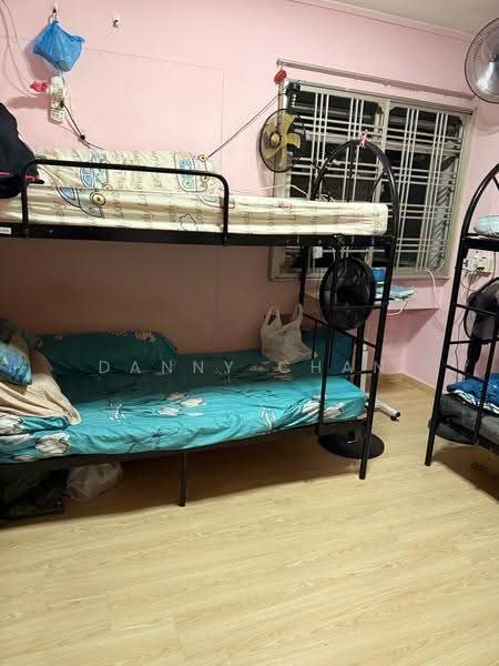 Blk 510 Jelapang Road HDB – Male Bed Space for Rent — photo 1