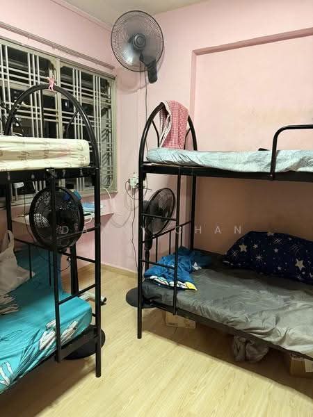 Blk 510 Jelapang Road HDB – Male Bed Space for Rent — photo 2
