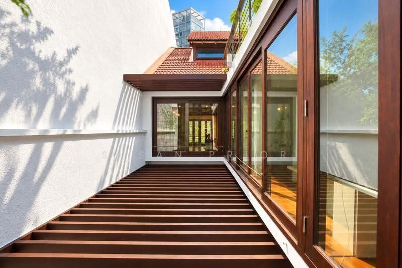 AMAZING EMERALD COUPLES DUPLEX — photo 2