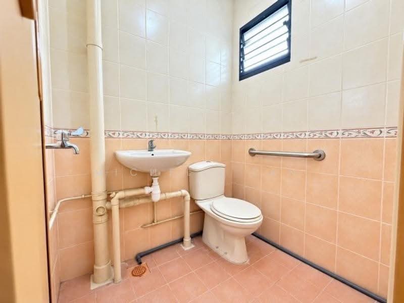 310 Clementi Avenue 4 — photo 7