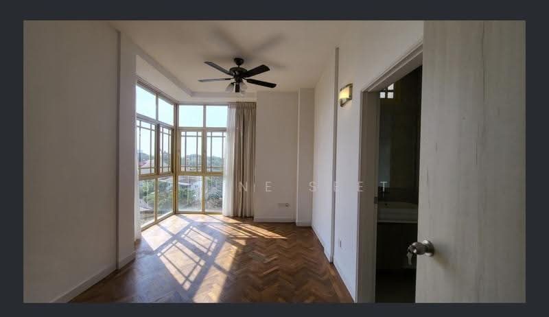 Orange Regency — photo 2