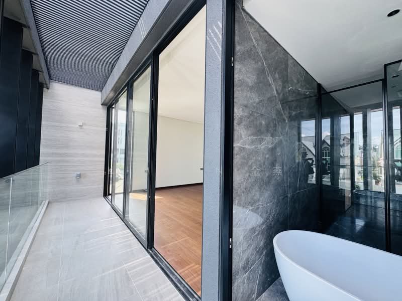 brand new and luxury bungalow, 4 levels with Lift, Swimming pool, Basement to Park 5 cars — photo 8