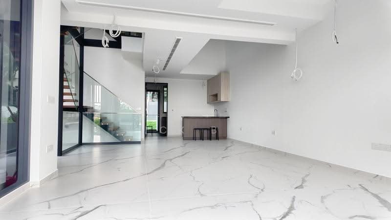 Seletar Hills — photo 1