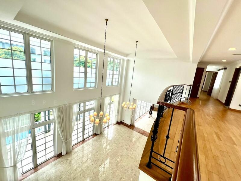 Stunning Good Class Bungalow ✧ Prime District 10 — photo 13