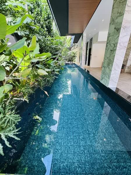 Brand New & freehold with grandeur, 4 Levels with lift, beautiful swimming Pool & landscaping — photo 3
