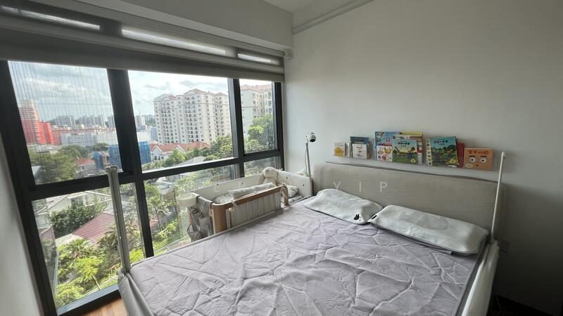 Stirling Residences — photo 5