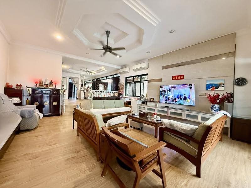 Eminence Landed Star Buy 3 Sty Corner-T Lift @ Kovan Lift — photo 1
